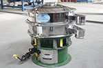 600型三次元振動篩，產(chǎn)量可達(dá)500kg/h。